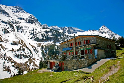 F3B30660-C816-4002-B682-53B48BD143B8