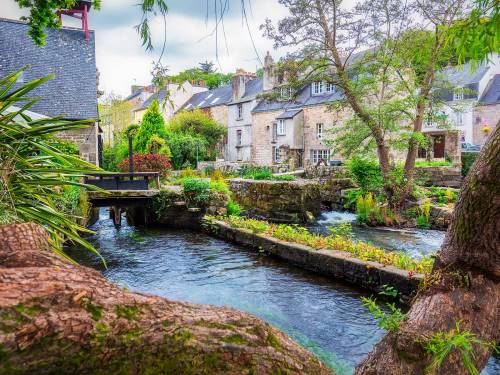 C001FB87-9261-4B65-AA4B-FEB0EBBE202D